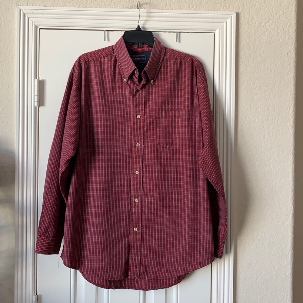 Wrangler Men's Medium Red & Blue Plaid Long Sleeve Button Down Shirt